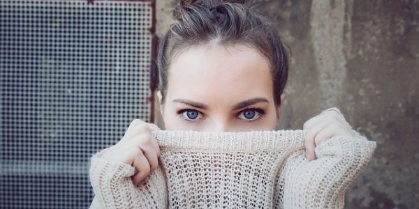 Dámske svetre – trendy na chladné dni